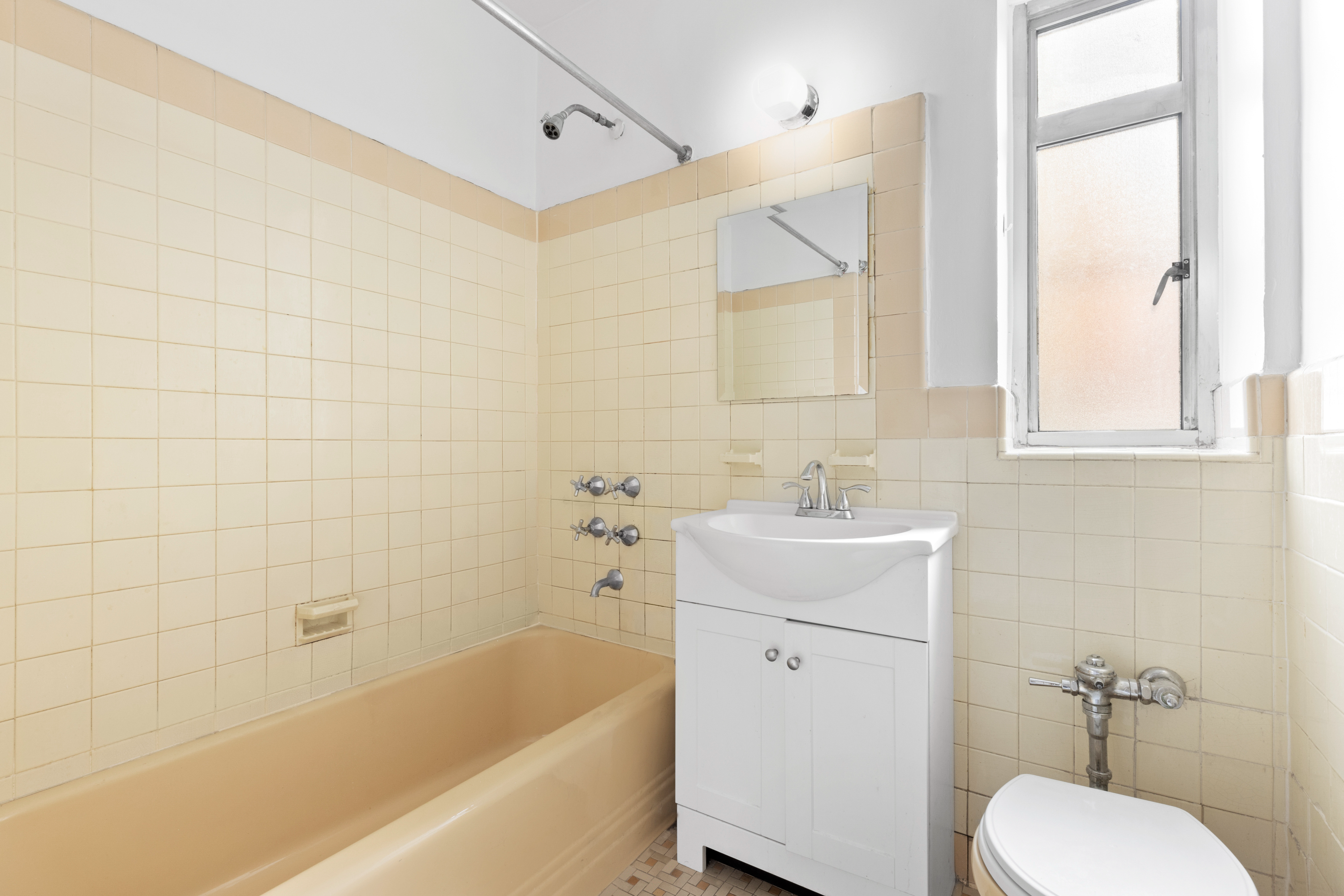 155 West 20th Street, Unit 4F Manhattan, NY 10011 - Photo 6 of 7