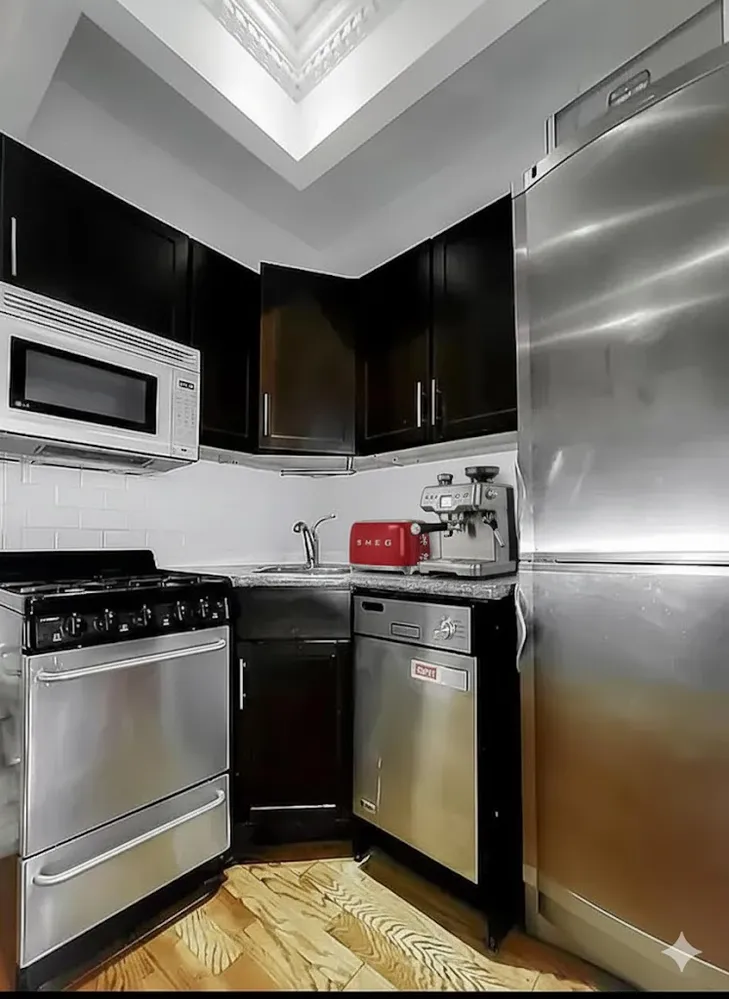 $3,200 | 242 East 75th Street, Unit 5A | Lenox Hill