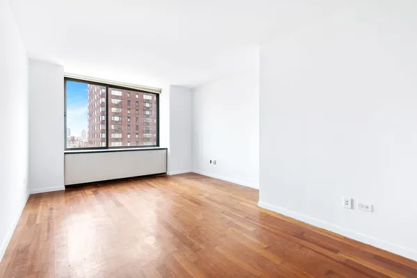 $5,800 | 111 West 67th Street, Unit 24H | Upper West Side