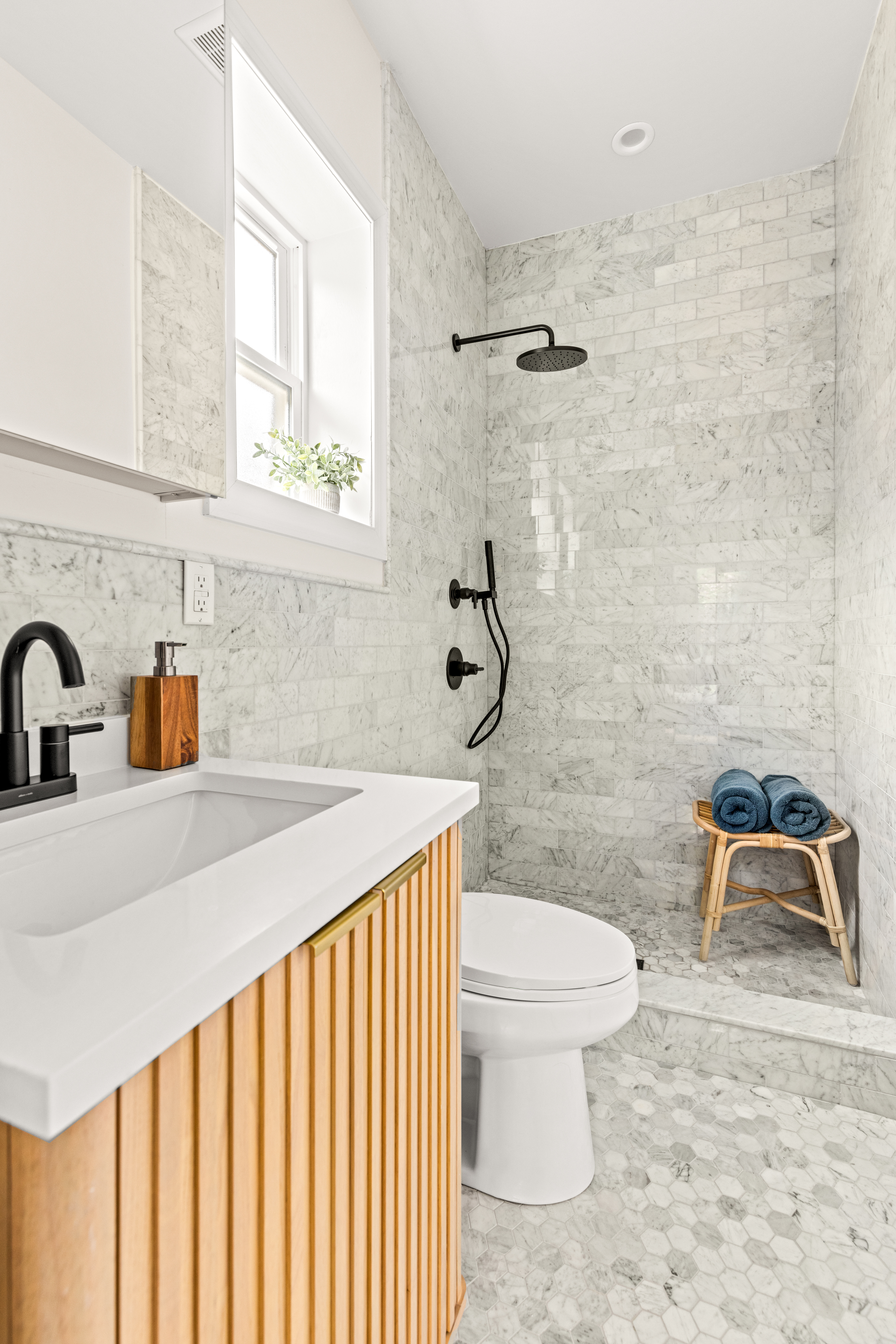 409 East 4th Street Brooklyn, NY 11218 - Photo 5 of 19 a bathroom with a sink and a toilet