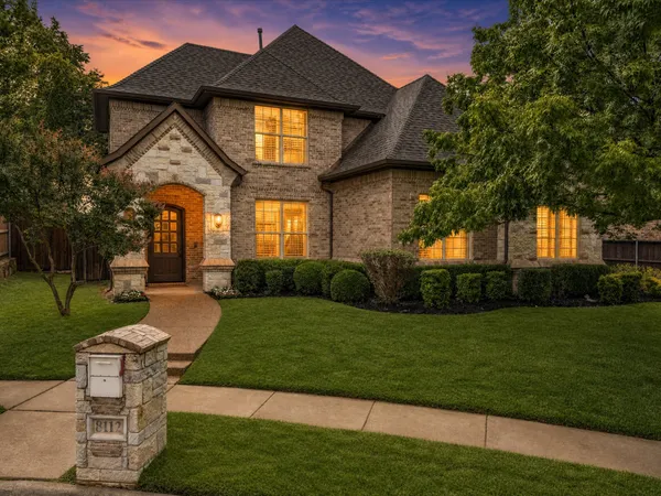 $849,500 | 8112 Belmont Court, North Richland Hills, TX 76182