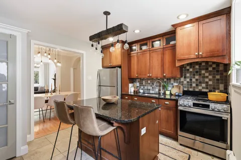 $675,000 | 755 South 6th Street, Philadelphia, PA 19147
