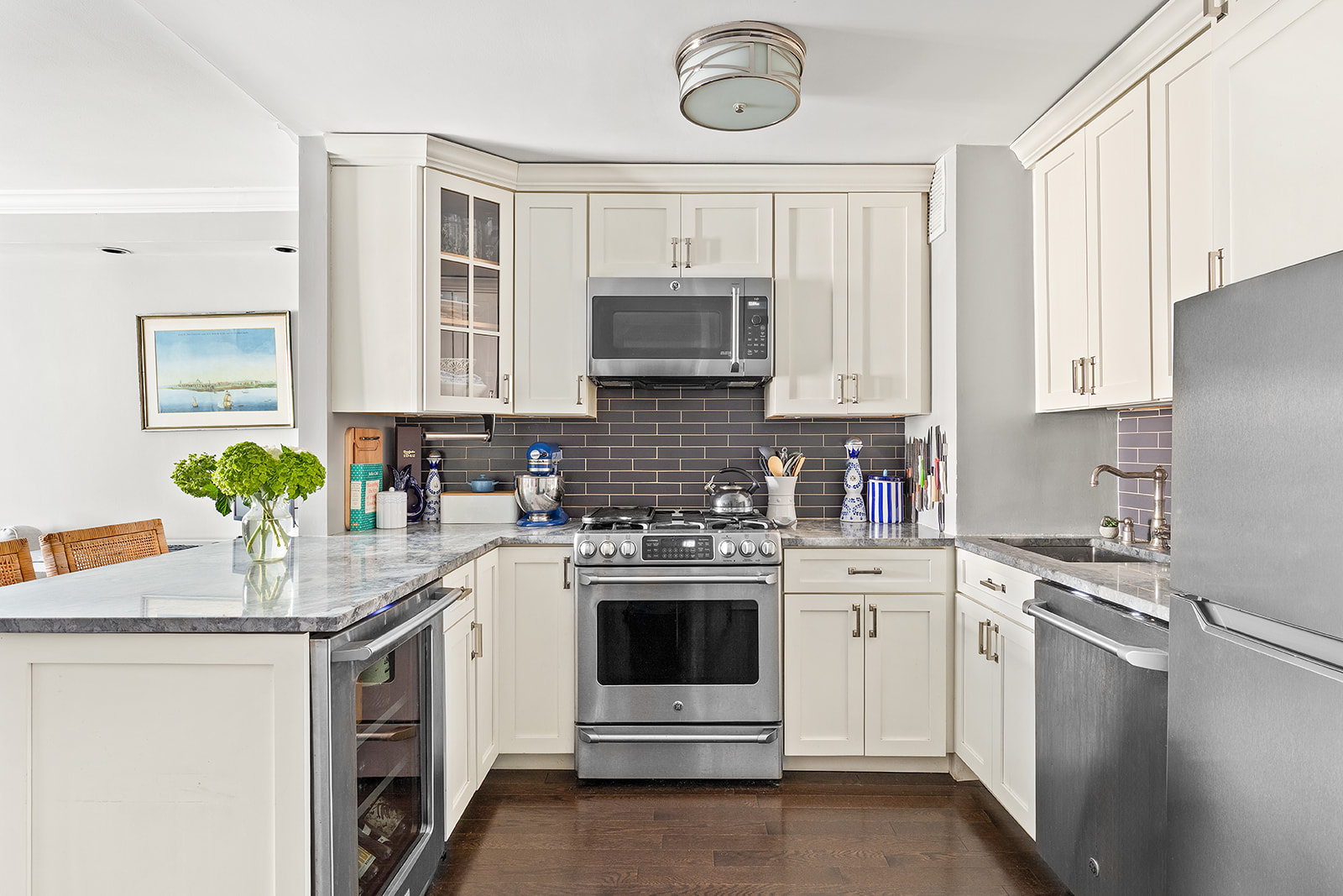 201 East 25th Street, Unit 5F Manhattan, NY 10010 - Photo 3 of 9