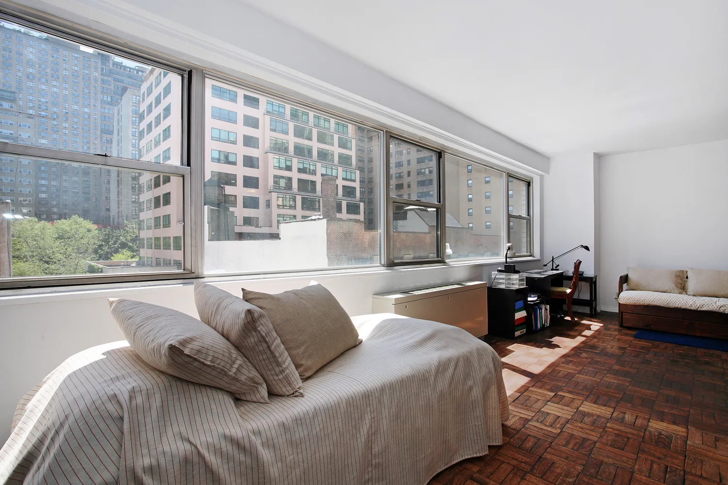 $3,200 | 321 East 48th Street, Unit 7F | Midtown East