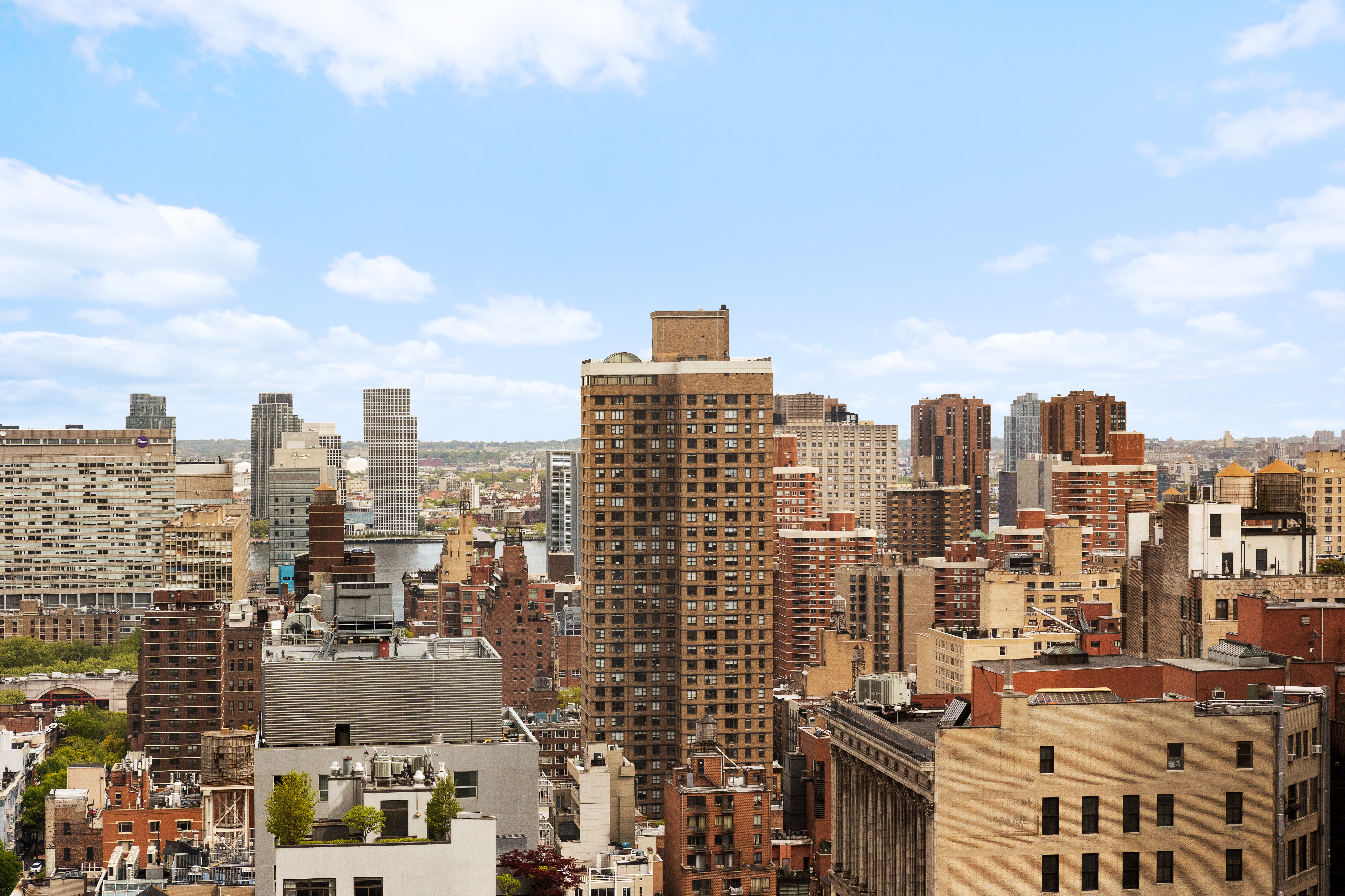 15 East 30th Street, Unit 26C Manhattan, NY 10016 - Photo 9 of 15 a view of a city with tall buildings