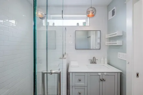 $1,300,000 | 935 15th Street Southeast, Washington, DC 20003