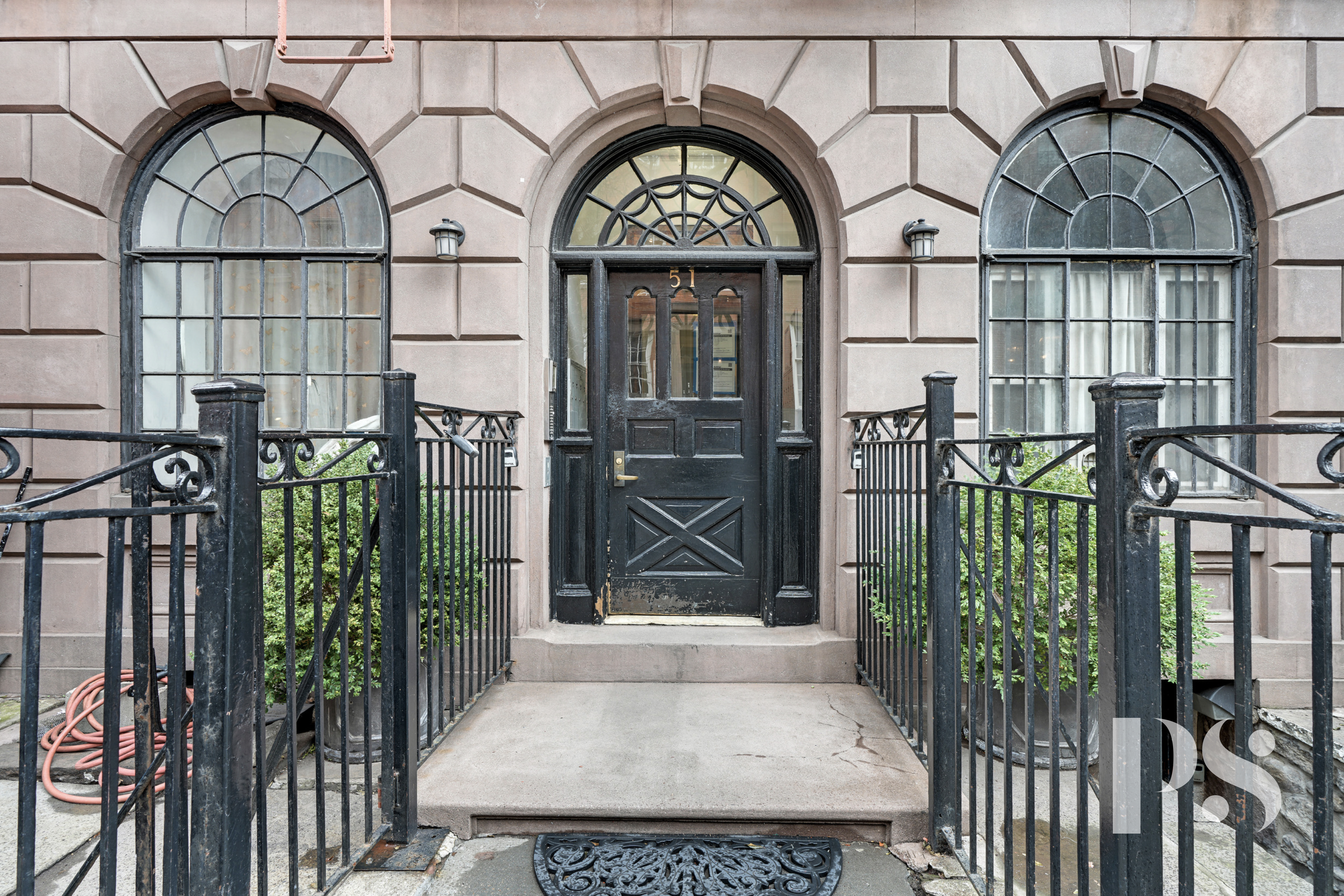 51 Jane Street, Unit 16 Manhattan, NY 10014 - Photo 5 of 6 a view of entryway with a garden