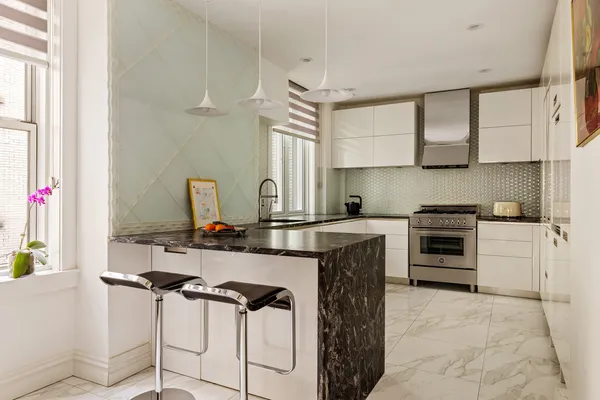 $1,655,000 | 251 West 98th Street, Unit 7B | Upper West Side