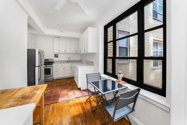 $800,000 | 235 East 22nd Street, Unit 12T | Gramercy