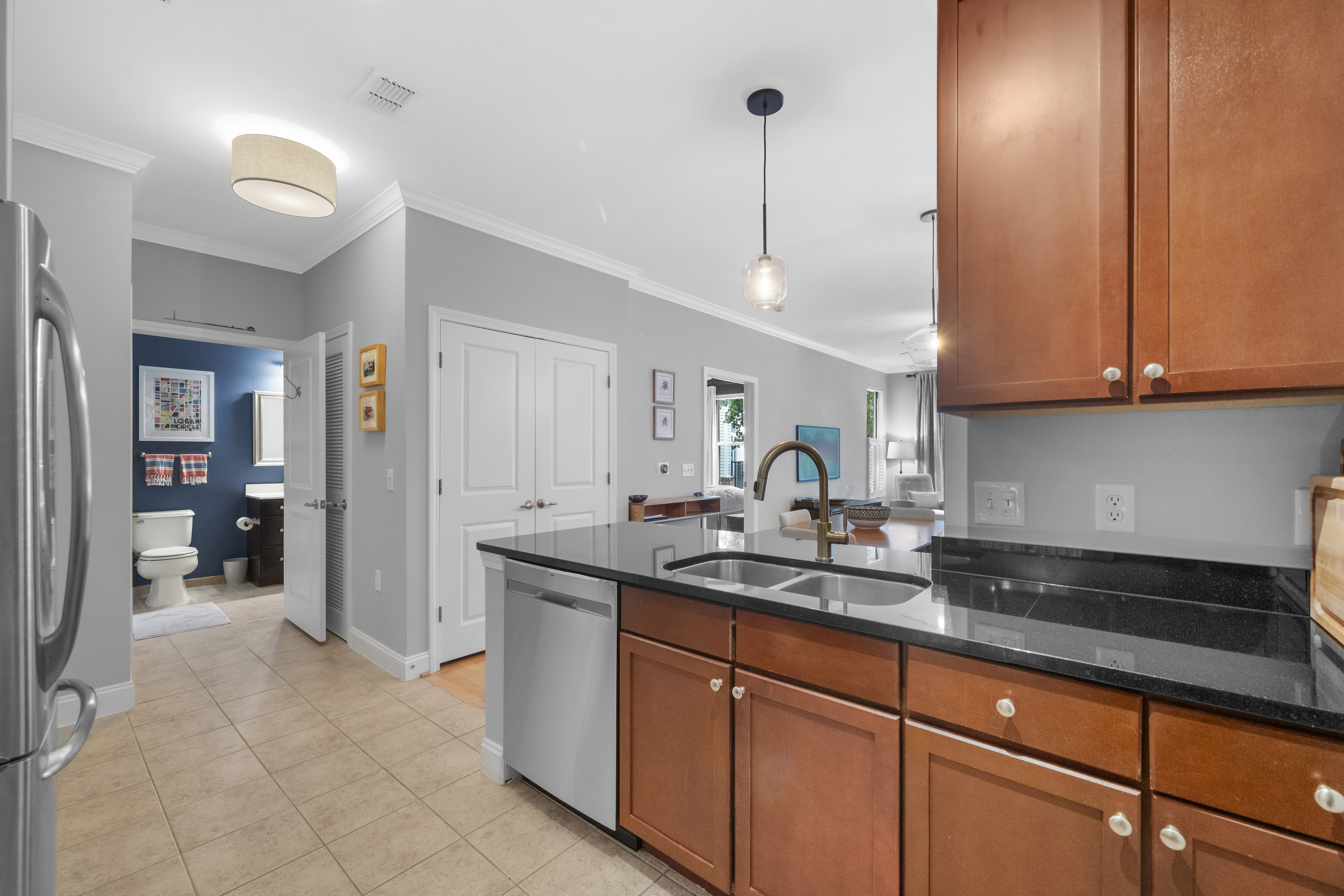 1391 Pennsylvania Ave. Southeast, Unit 264 Washington, DC 20003 - Photo 7 of 46