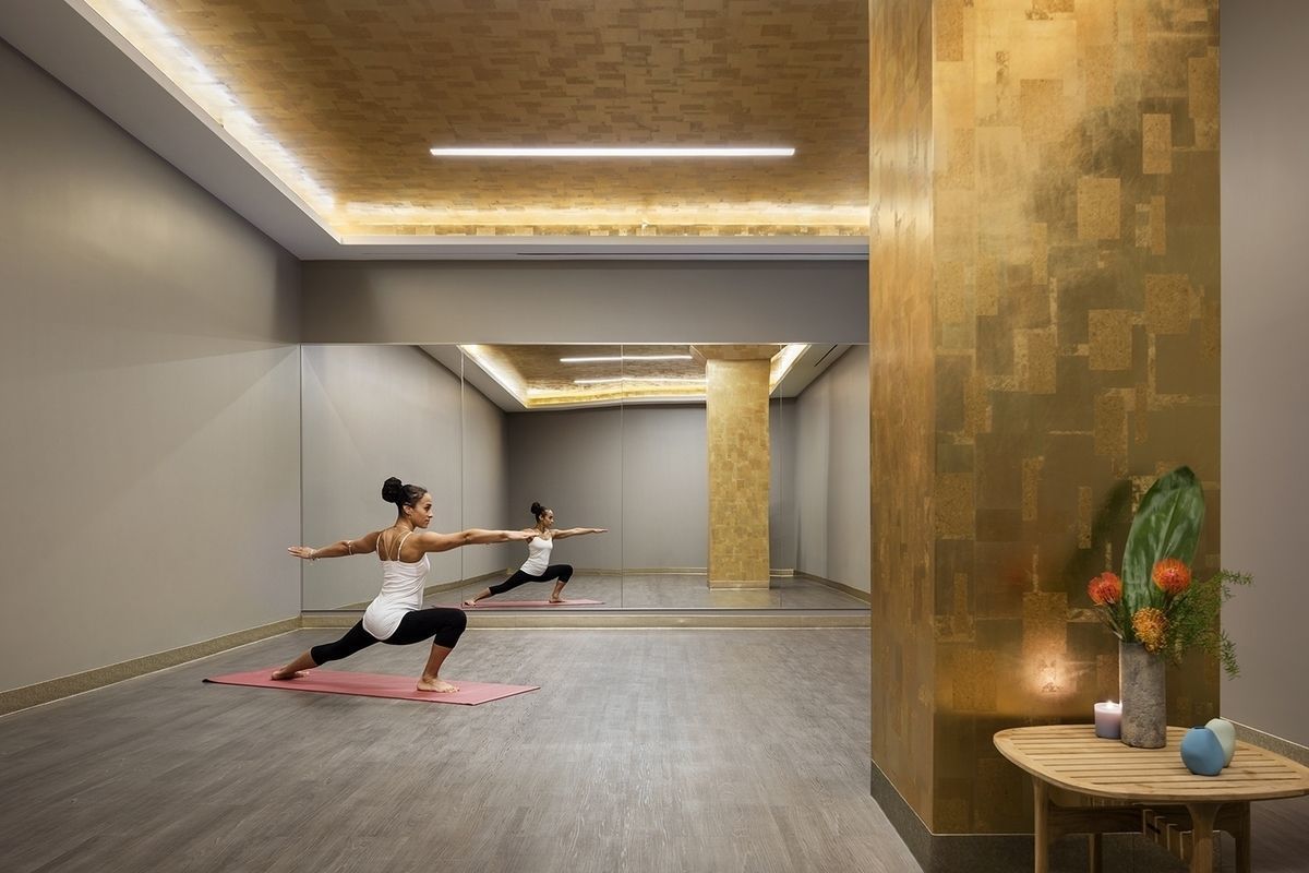 100 Barclay Street, Unit 20D Manhattan, NY 10007 - Photo 27 of 32 a living room with furniture and a table