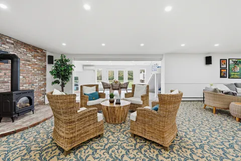 $2,400,000 | 6 Lynbrook Road, Southborough, MA 01772