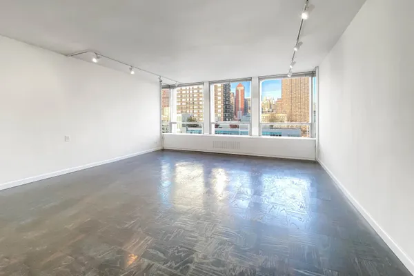 $3,750 | 330 East 33rd Street, Unit 14D | Kips Bay
