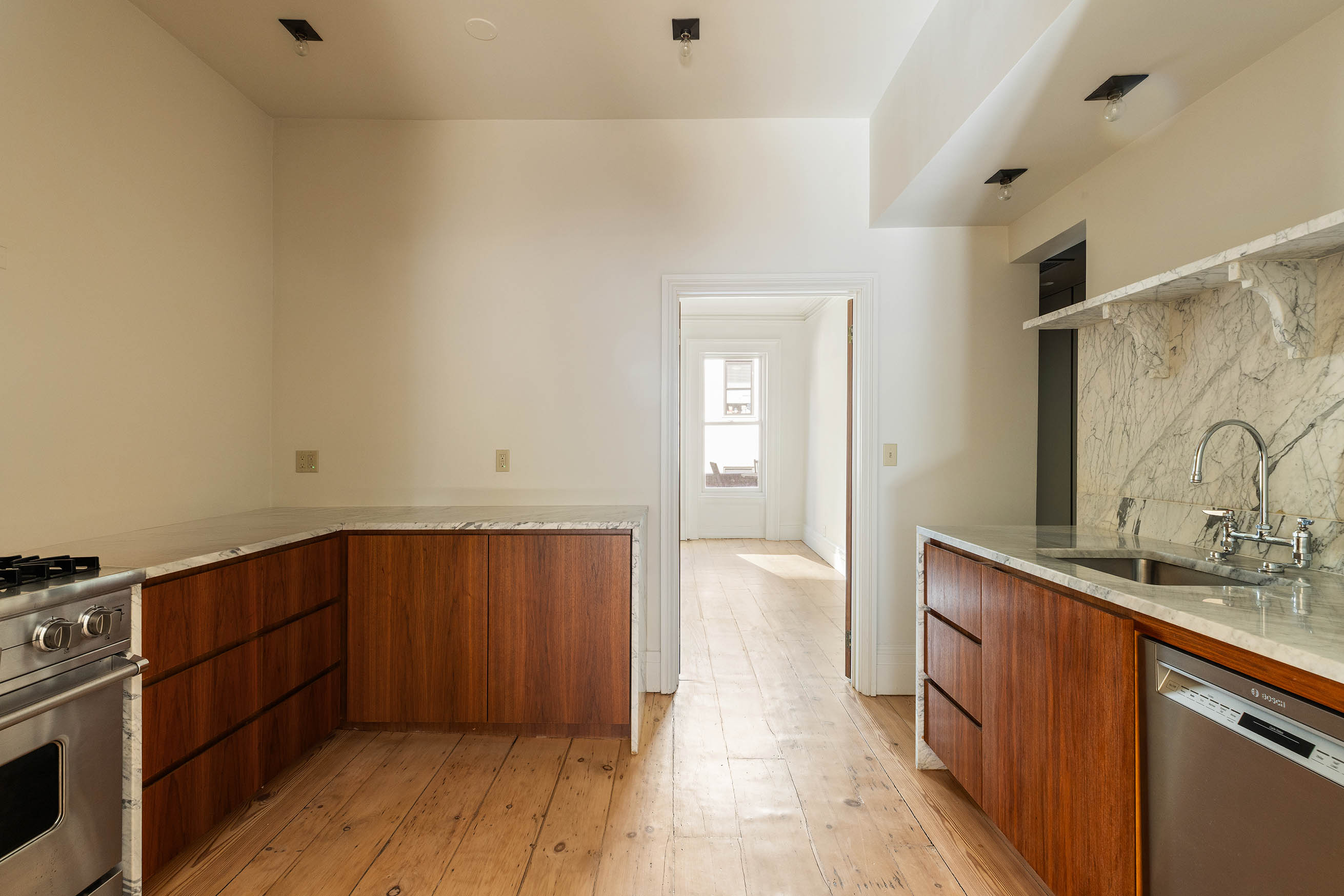 125 West 15th Street Manhattan, NY 10011 - Photo 20 of 28 a view of a kitchen with electric appliances