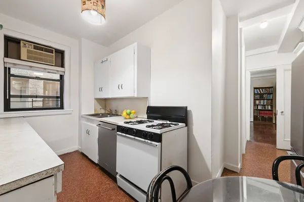 $2,150,000 | 161 West 75th Street, Unit 10A | Upper West Side