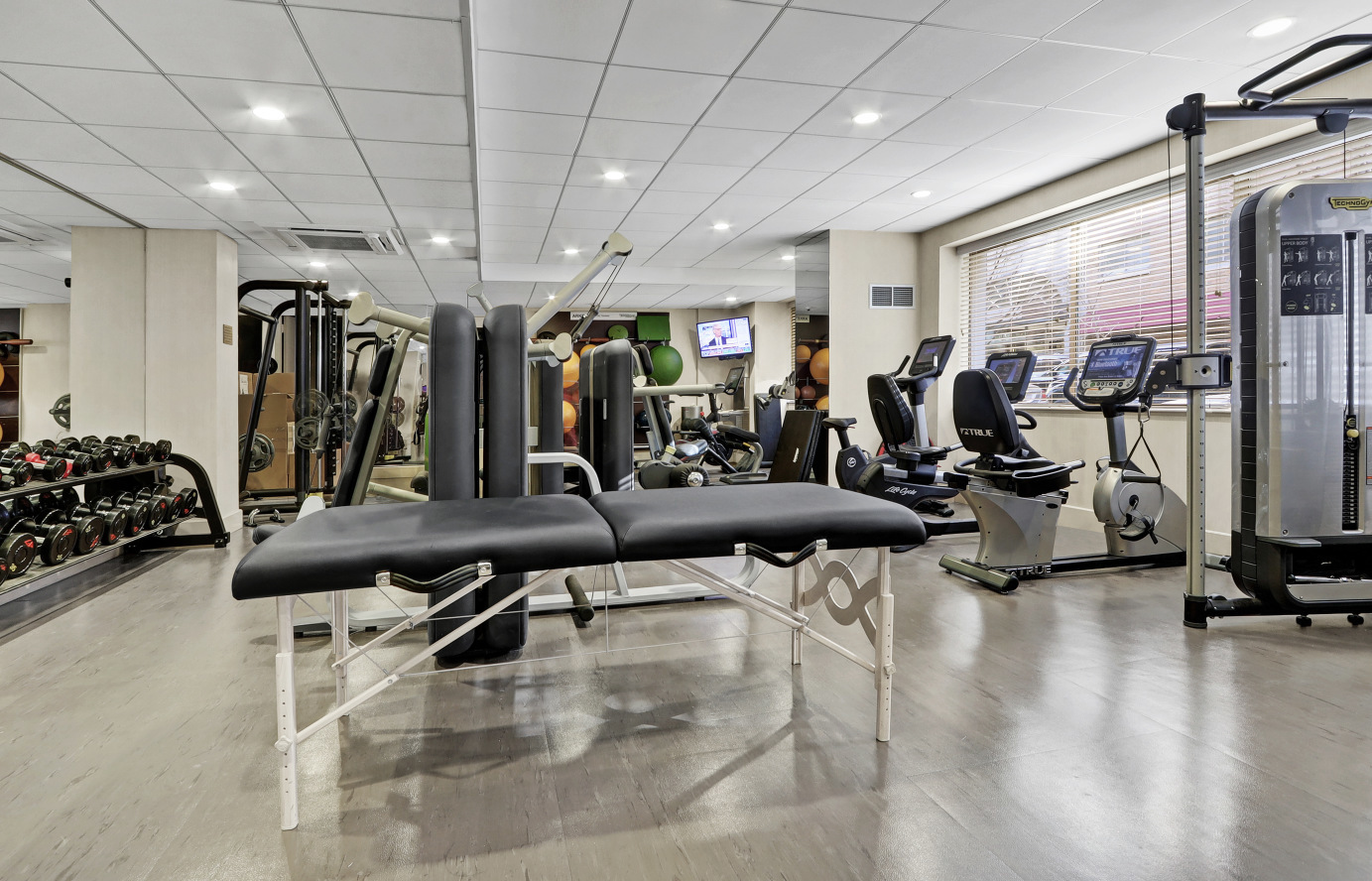 200 East 69th Street, Unit 2U Manhattan, NY 10021 - Photo 9 of 10