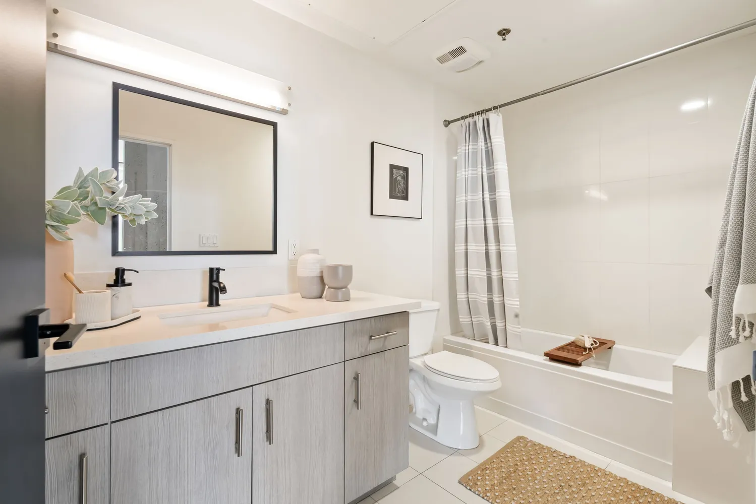 $928,000 | 825 East 4th Street, Unit 310, Los Angeles, CA 90013