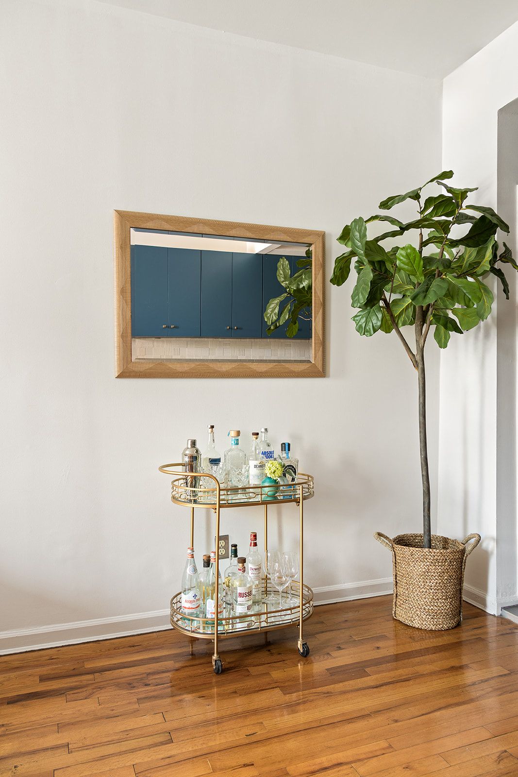 101 4th Avenue, Unit 2R Brooklyn, NY 11217 - Photo 4 of 9 a table with chairs and a potted plant