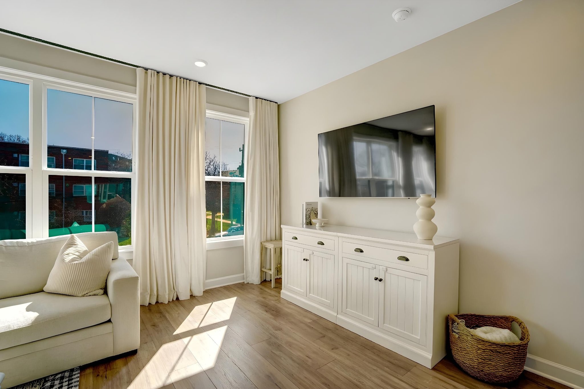 5369 8th Road South Arlington, VA 22204 - Photo 19 of 42