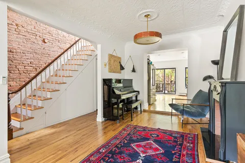 $2,095,000 | 90 Pioneer Street | Red Hook