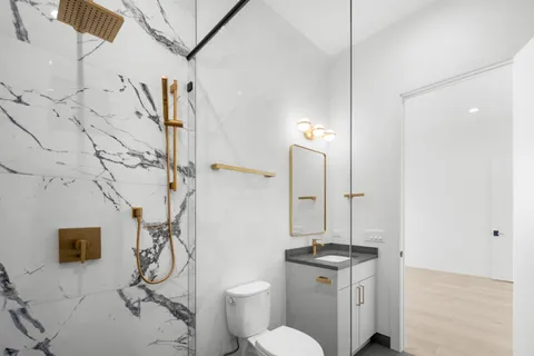 $8,000 | 1327 West Taylor Street, Unit 4, Chicago, IL 60607