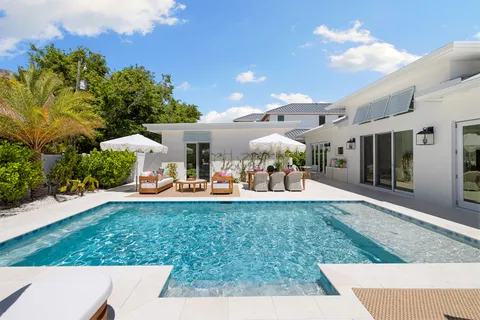 $5,900,000 | 757 Broad Court South, Naples, FL 34102