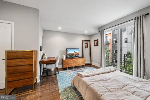 $610,000 | 1010 South 17th Street, Unit B, Philadelphia, PA 19146