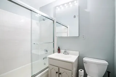 $2,700 | 305 East 95th Street, Unit 3C | Upper East Side