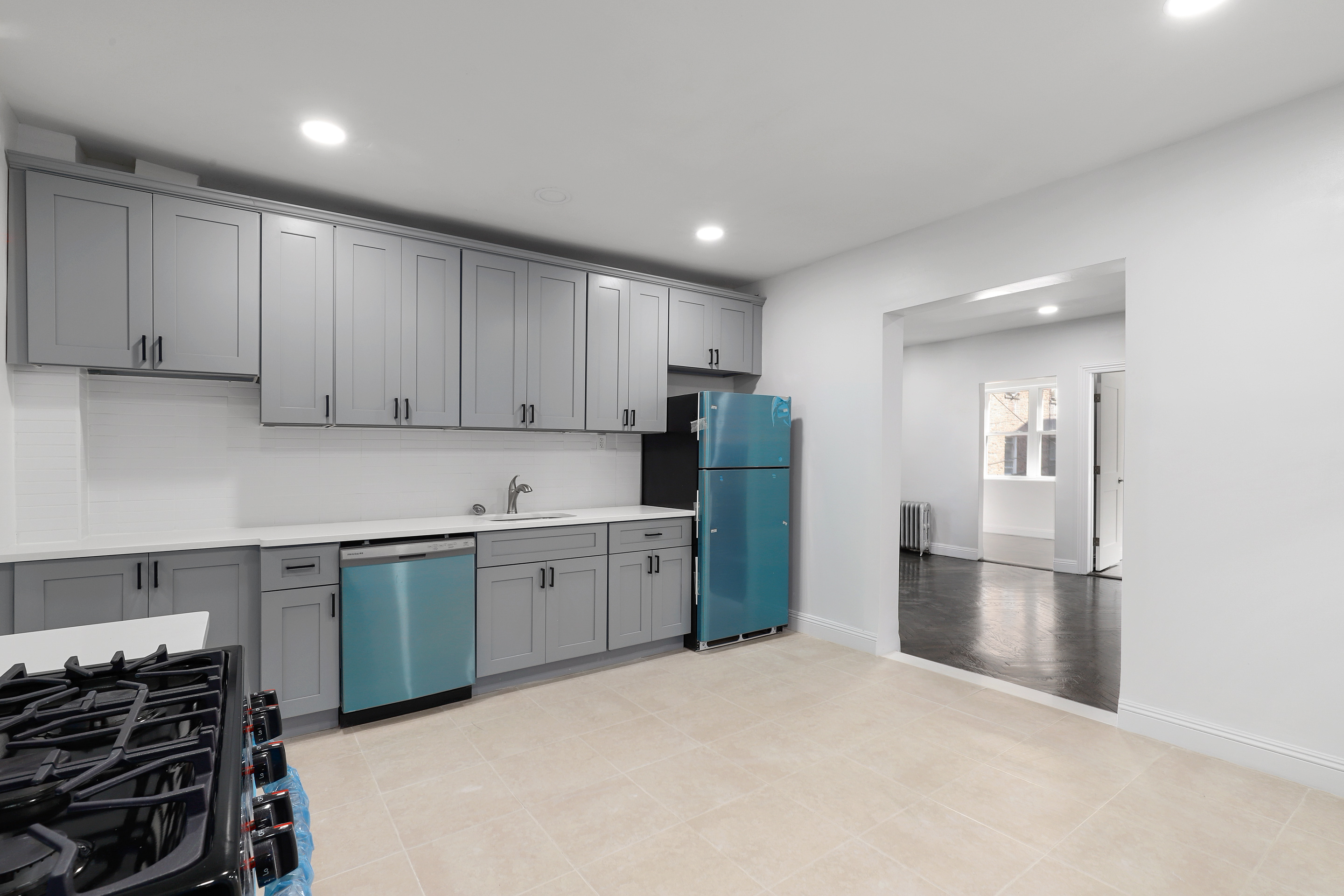 156 Summit Place Bronx, NY 10463 - Photo 19 of 38