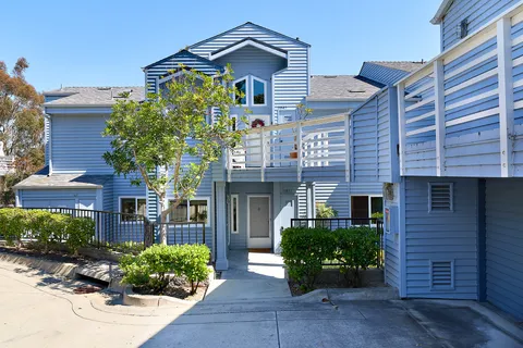 $985,000 | 11037 Caminito Vista Pacifica, San Diego, CA 92131