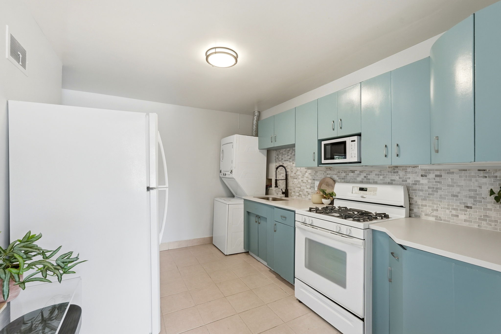 2692 South Acoma Street Denver, CO 80223 - Photo 10 of 37