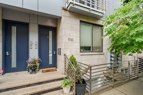$649,999 | 1010 South 17th Street, Unit B, Philadelphia, PA 19146