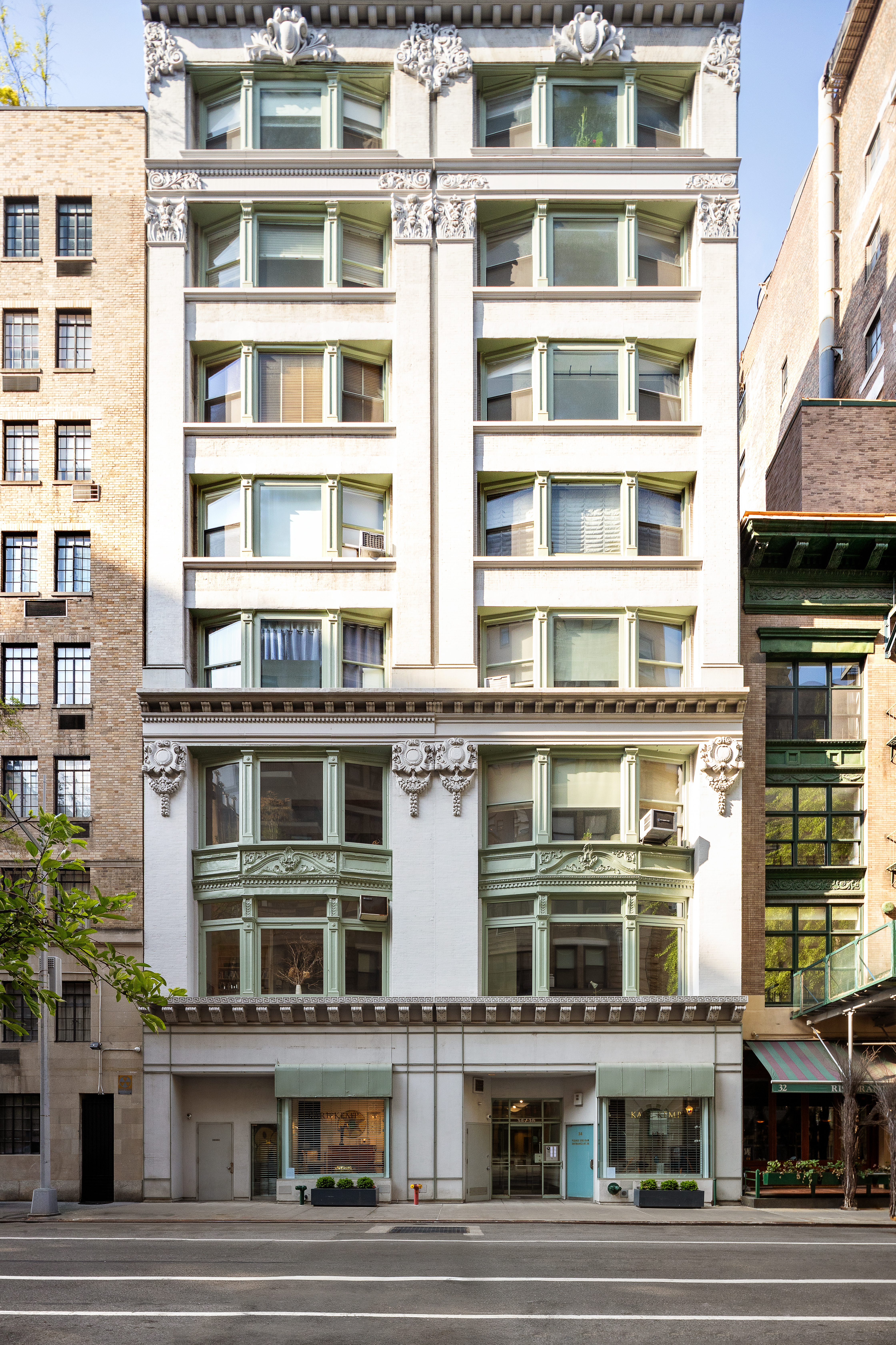 34-36 East 10th Street, Unit 2W Manhattan, NY 10003 - Photo 11 of 13 Gallery Image 11