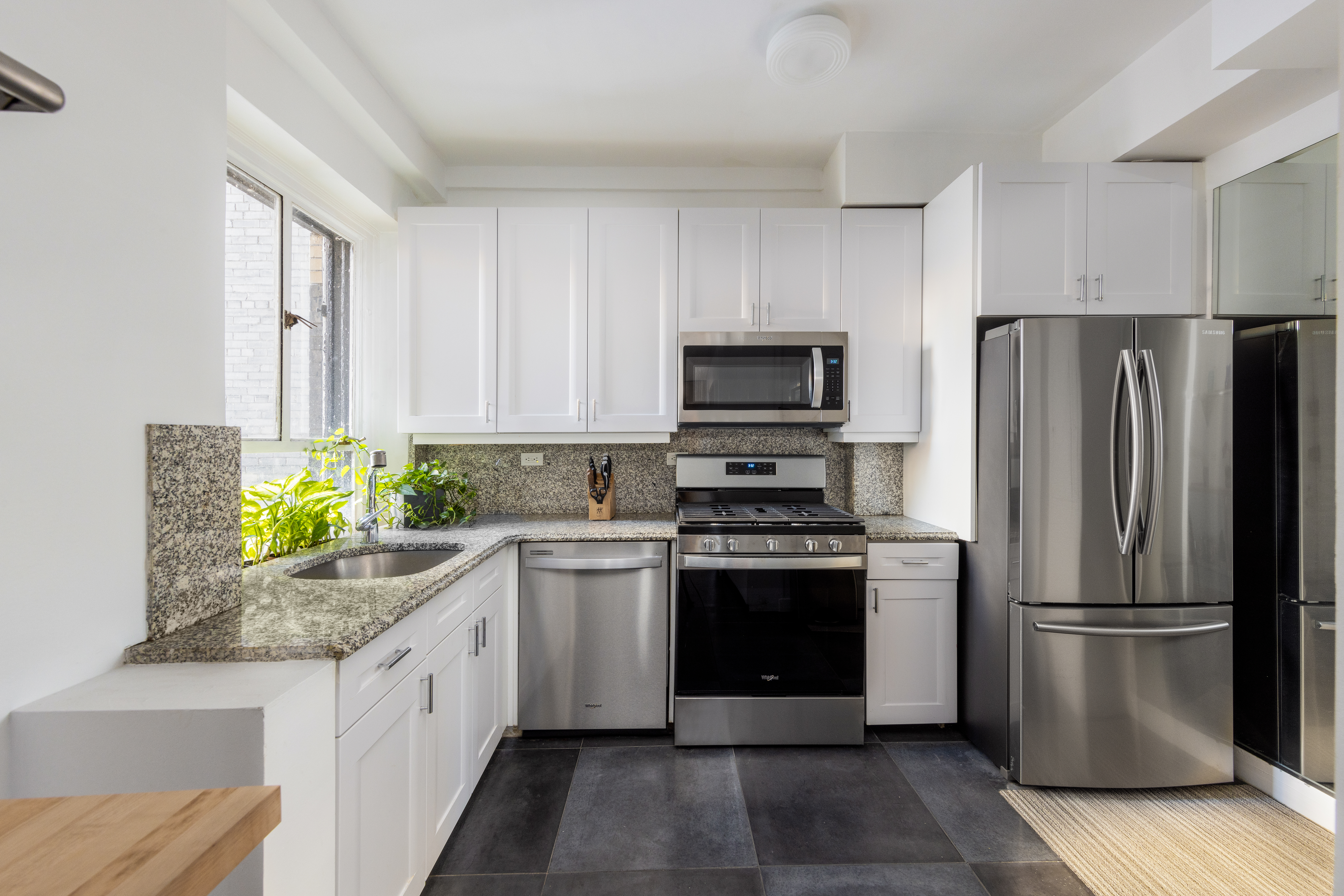 1 West 67th Street, Unit 506 Manhattan, NY 10023 - Photo 4 of 12