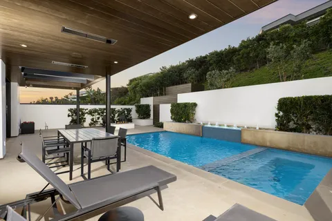 $11,495,000 | 621 Malabar Drive, Corona del Mar, CA 92625