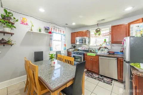 $550,000 | 495 Bound Brook Road, Dunellen, NJ 08812