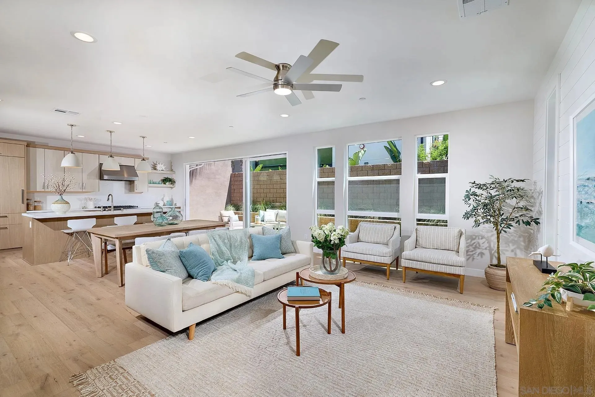 567 North Vulcan Avenue Encinitas, CA 92024 - Photo 5 of 49