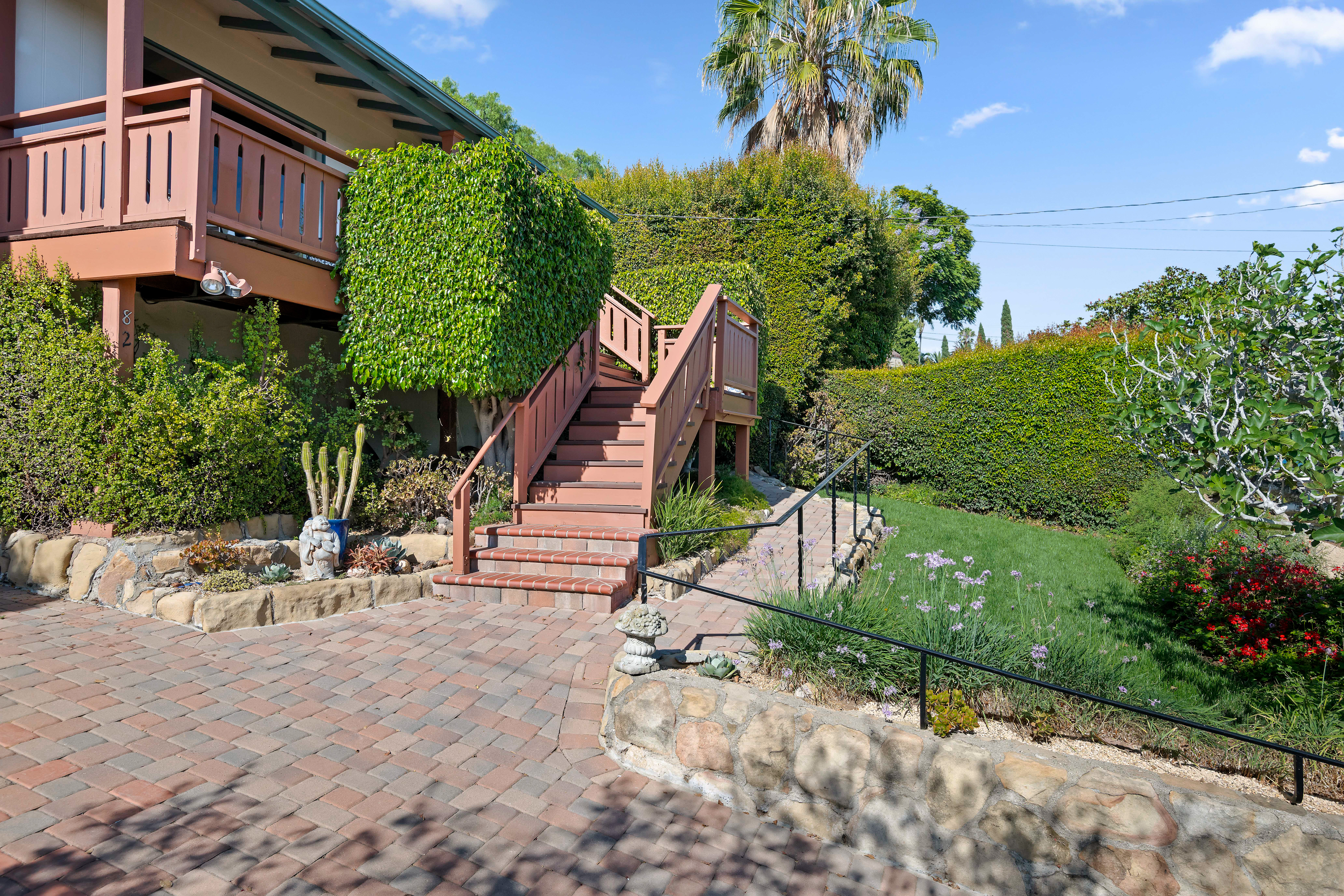 823 Arguello Road Santa Barbara, CA 93103 - Photo 9 of 58 Gallery Image 9