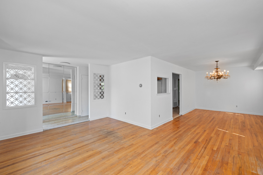 159 Wolverine Street Staten Island, NY 10306 - Photo 5 of 22