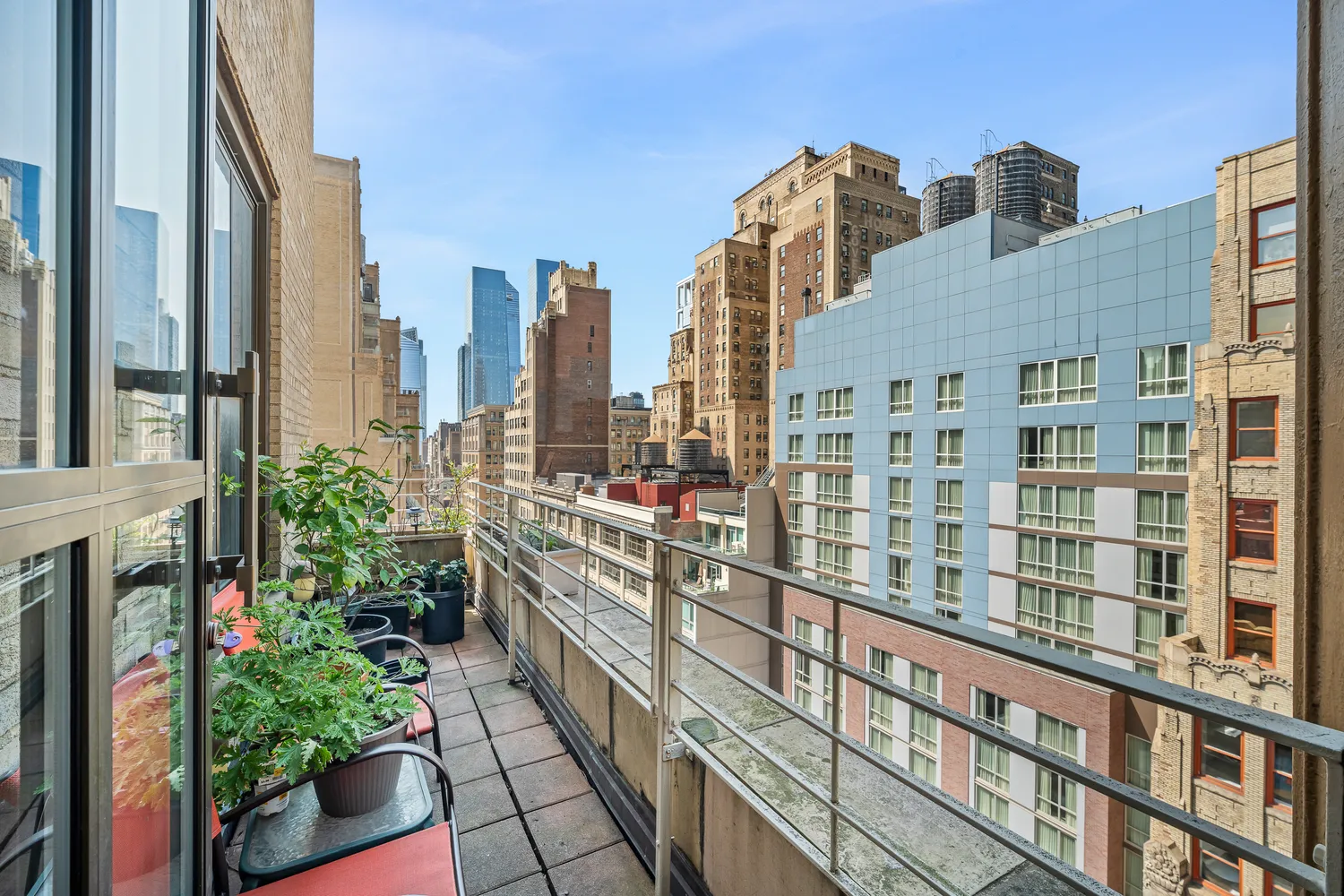 $2,495,000 | 130 West 30th Street, Unit 16A | Chelsea