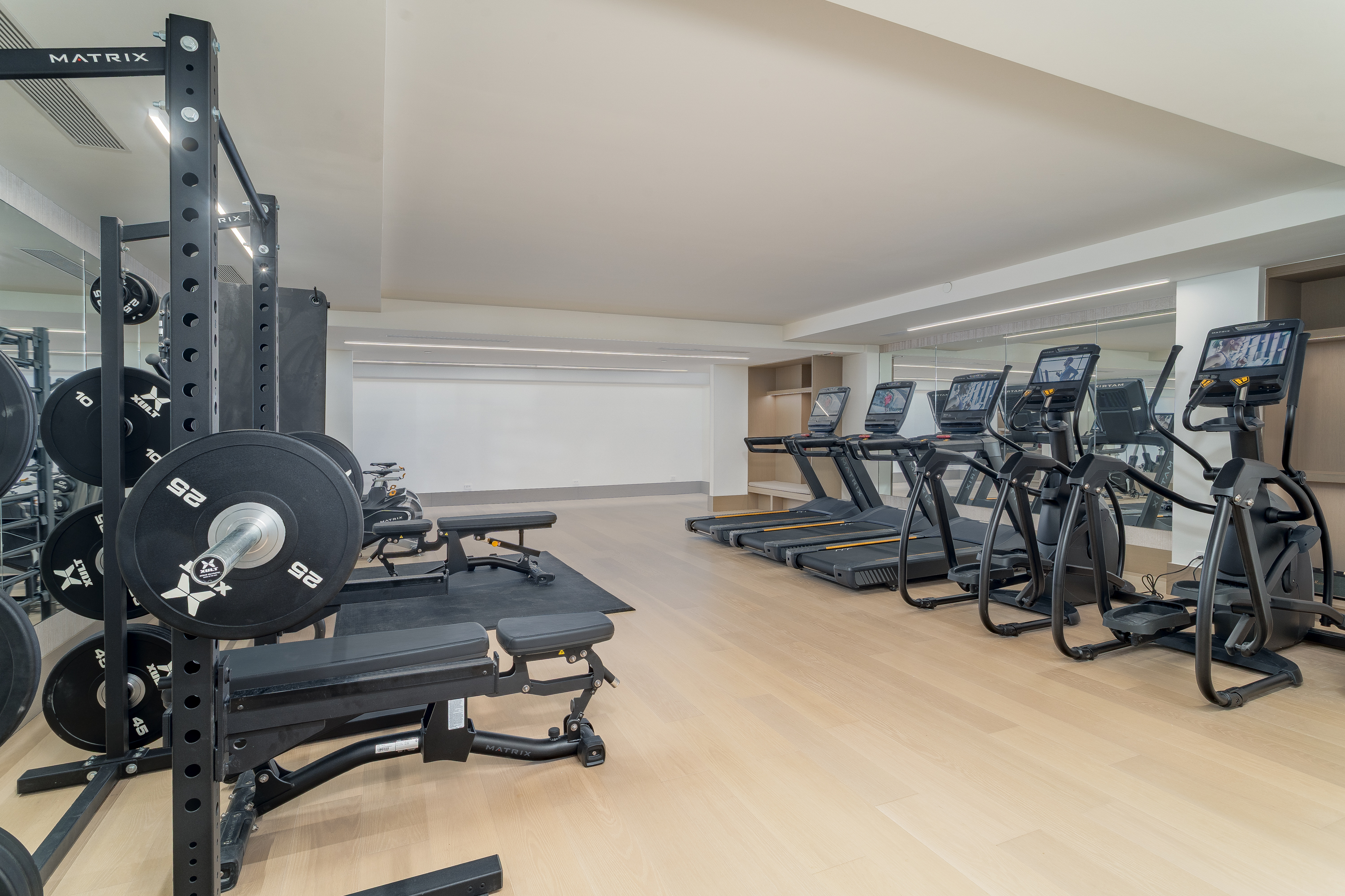 250 East 25th Street, Unit 4C Manhattan, NY 10010 - Photo 10 of 16 a view of a room with gym equipment