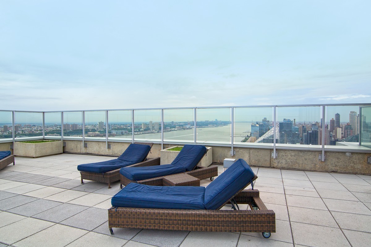 635 West 42nd Street, Unit 2H Manhattan, NY 10036 - Photo 16 of 18