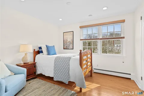 $1,999,000 | 2 Red Rose Circle, Darien, CT 06820