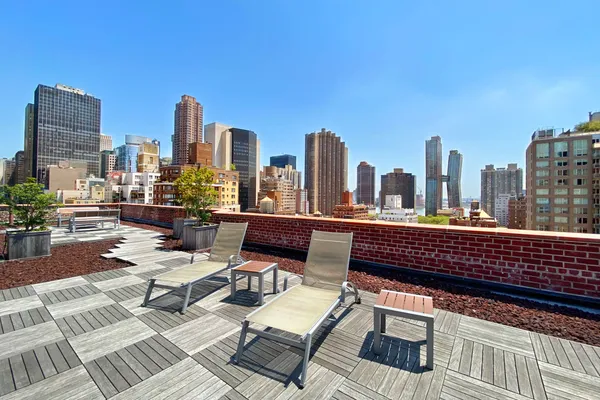 $520,000 | 166 East 35th Street, Unit 5C | Murray Hill