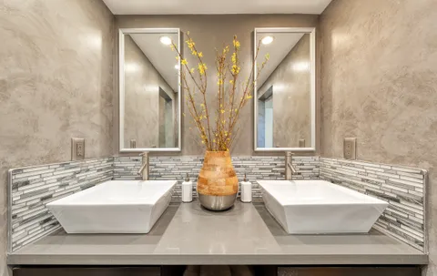 $2,049,000 | 6006 Wooster Avenue, Los Angeles, CA 90056