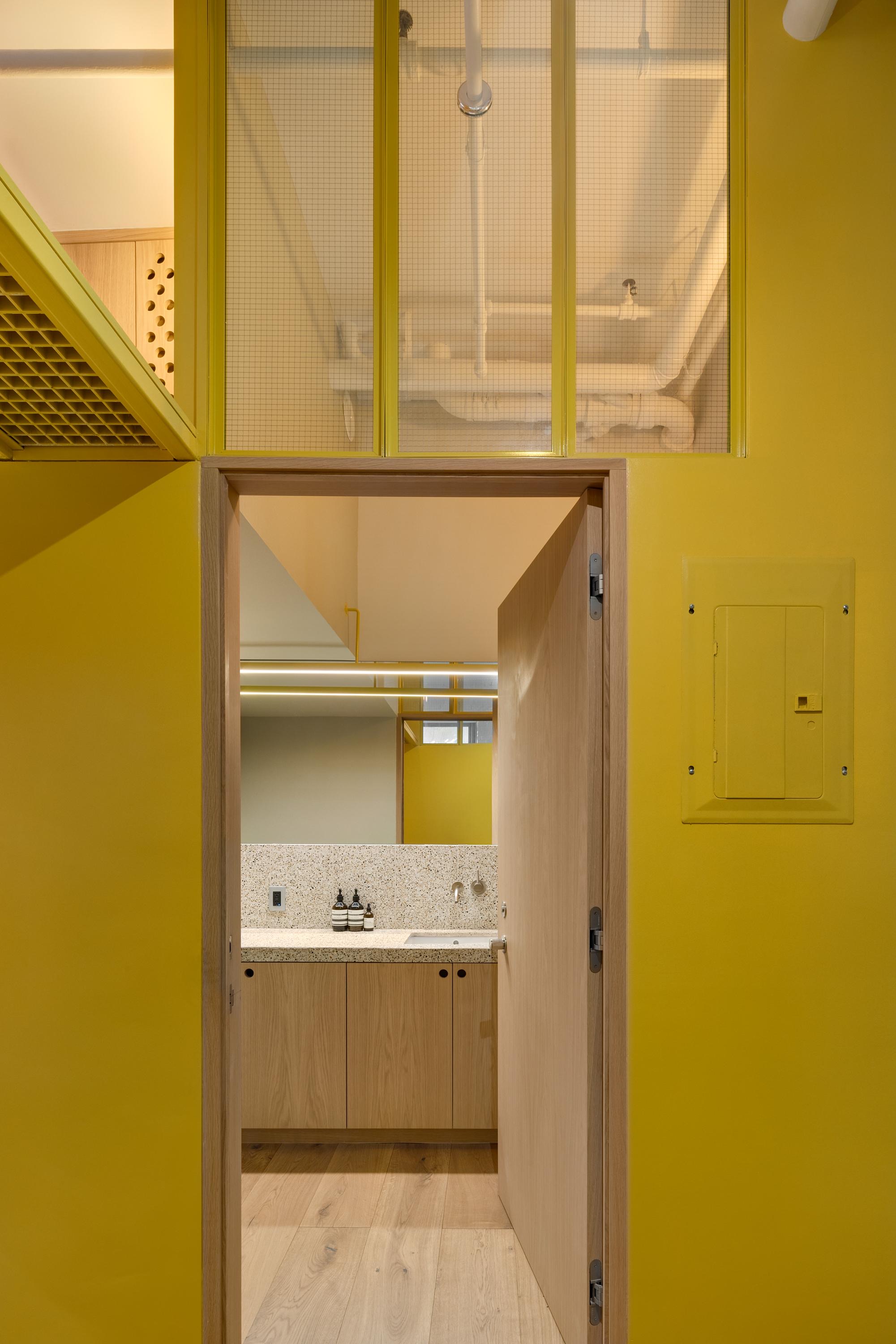 140 Sullivan Street, Unit 1FR Manhattan, NY 10012 - Photo 12 of 19 a bathroom with a tub