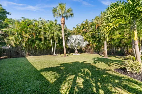 $2,500,000 | 1963 Bethany Place, Naples, FL 34109