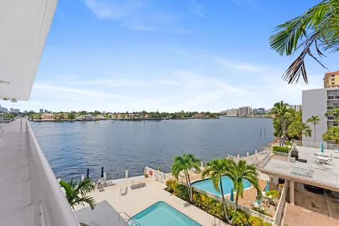 $419,000 | 9 North Birch Road, Unit 403, Fort Lauderdale, FL 33304