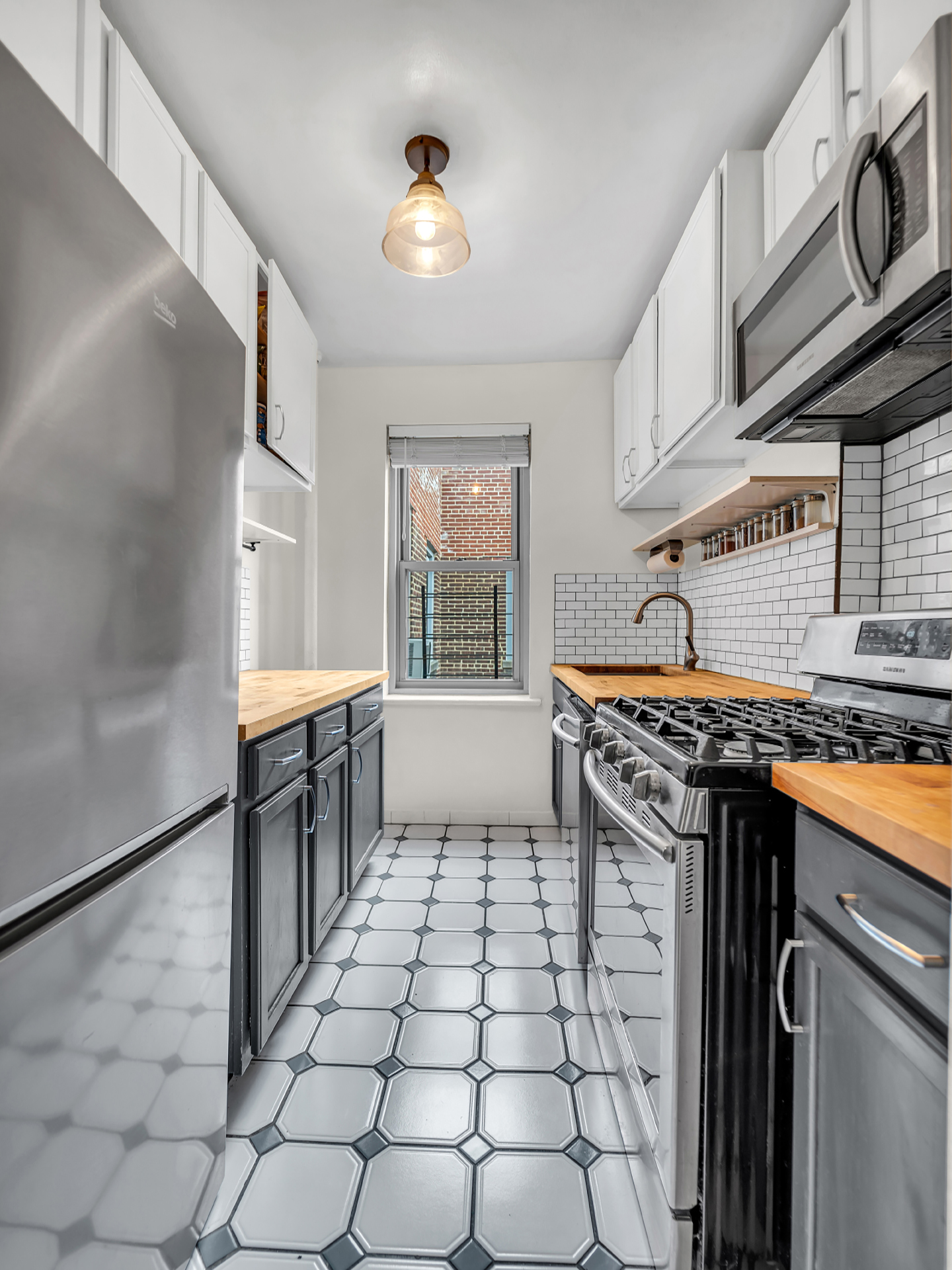 4445 Post Road, Unit 8A Bronx, NY 10471 - Photo 4 of 15