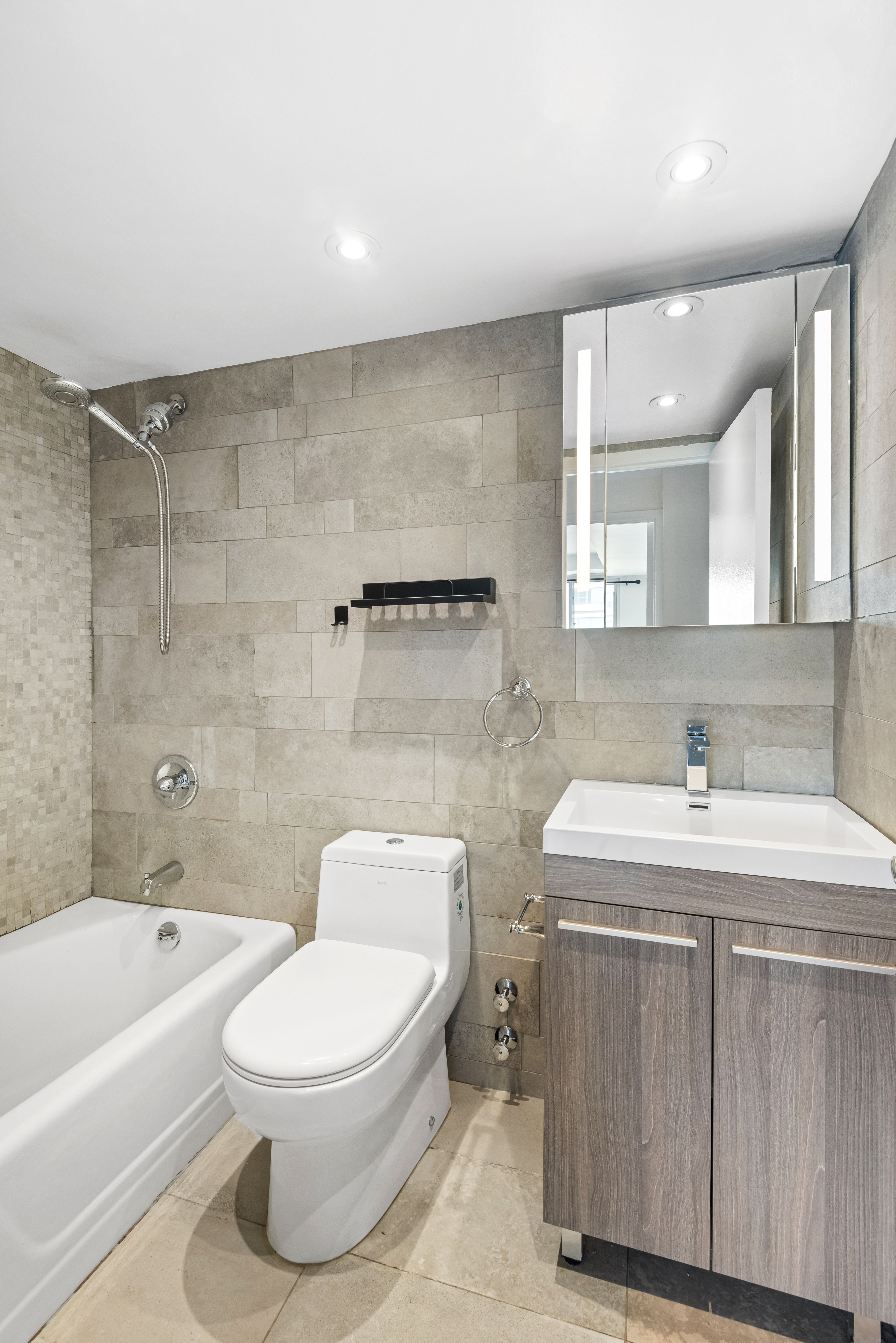 1160 3rd Avenue, Unit 18B Manhattan, NY 10065 - Photo 8 of 12 Gallery Image 8